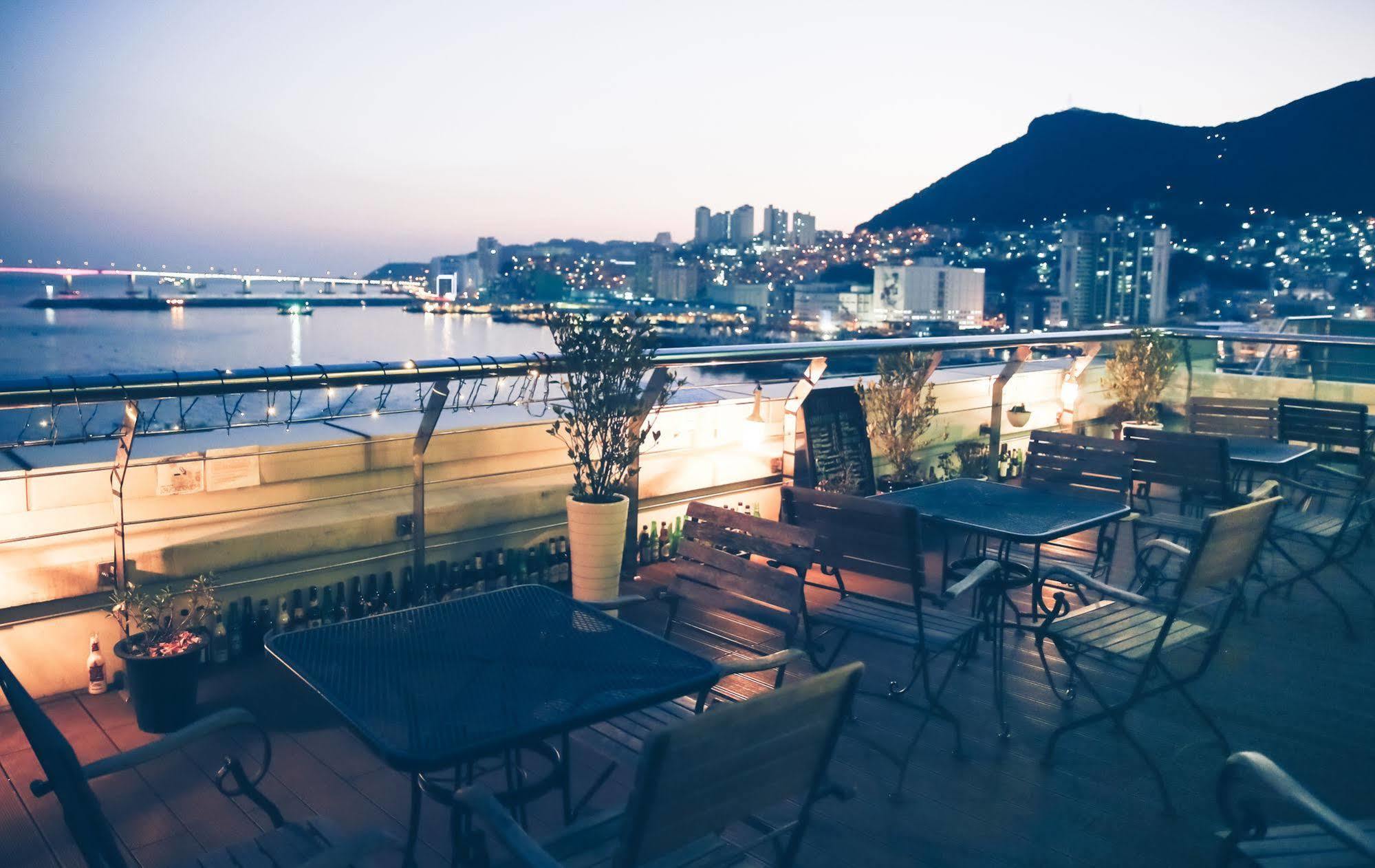 Terra Guesthouse Busan Exterior foto